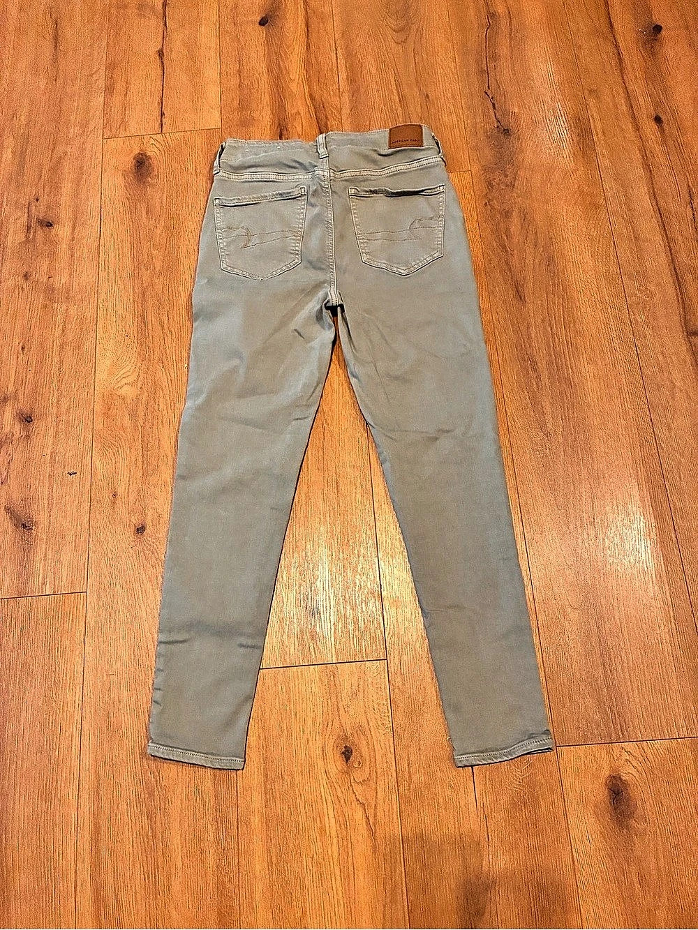 American Eagle Hi Rise Crop Size 8
